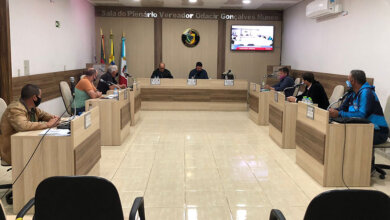 Foto de ITAARA. Vereadores confirmam a abertura de mais três CPIs contra o governo do prefeito Silvio Weber