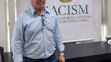 Foto de ASSEMBLEIA. Roberto Fantinel destina à Cacism a Medalha da 54ª Legislatura do parlamento gaúcho