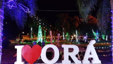 Foto de IVORÁ. Praça Alberto Pasqualini recebe as luzes de Natal. Confira a programação festiva do município