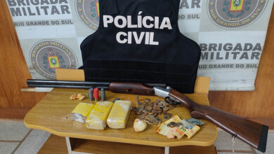 Foto de FLAGRANTE. Polícia prende em Itaara homem com 750 gramas, ‘crack’ e espingarda calibre 12 furtada