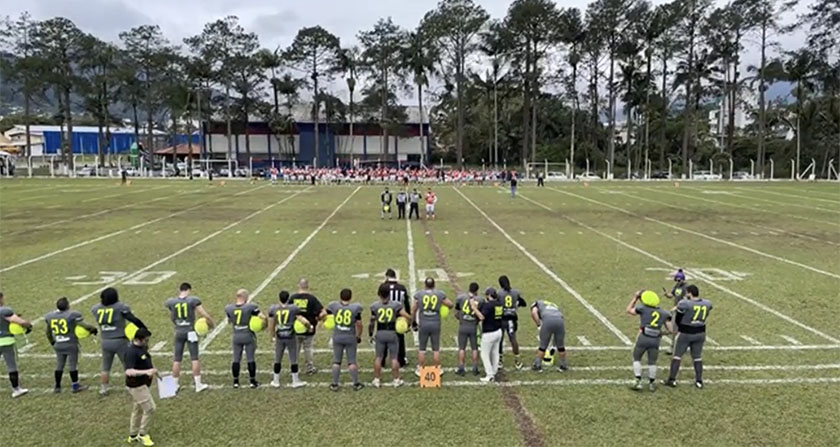 FUTEBOL AMERICANO. Vitória com sobras garante Soldiers na semifinal de  Conferência Sul da Liga BFA - Claudemir Pereira