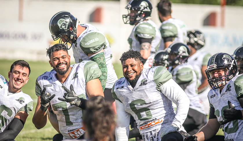 FUTEBOL AMERICANO. Vitória com sobras garante Soldiers na semifinal de  Conferência Sul da Liga BFA - Claudemir Pereira