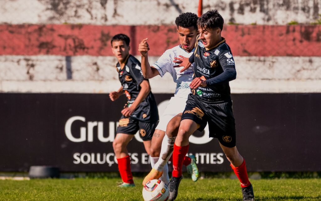 FUTEBOL. Sub-17 do Inter de Santa Maria recebe o Lajeado em 1º jogo da  grande final da “Série A2” - Claudemir Pereira