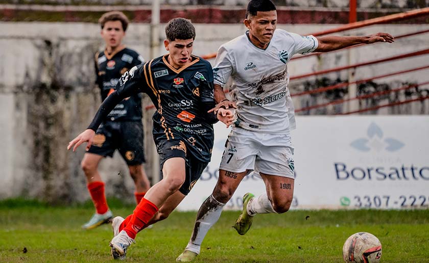 FUTEBOL. Sub-17 do Inter de Santa Maria recebe o Lajeado em 1º jogo da  grande final da “Série A2” - Claudemir Pereira