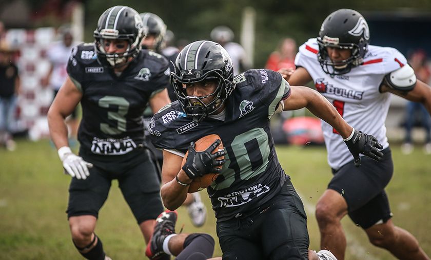 Time de futebol americano Ocelots abre seleção para novos atletas